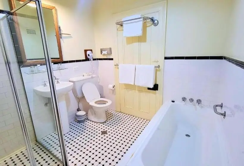 Deluxe-perhehuone, Leura House