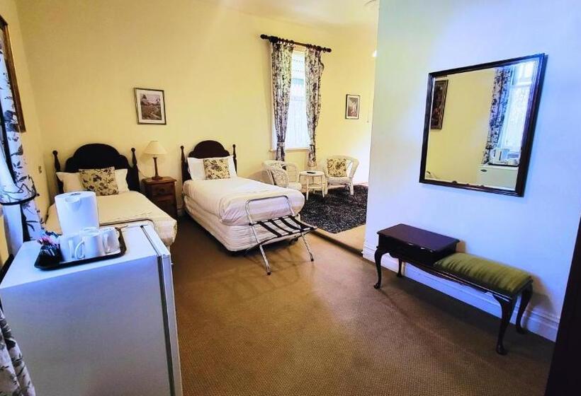 חדר משפחתי דלוקס, Leura House