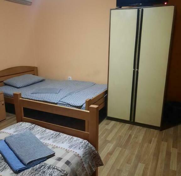 اتاق استاندارد چهار تخته, Lug