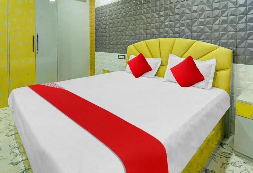 חדר קלאסי לשלושה, The Ram Darbar