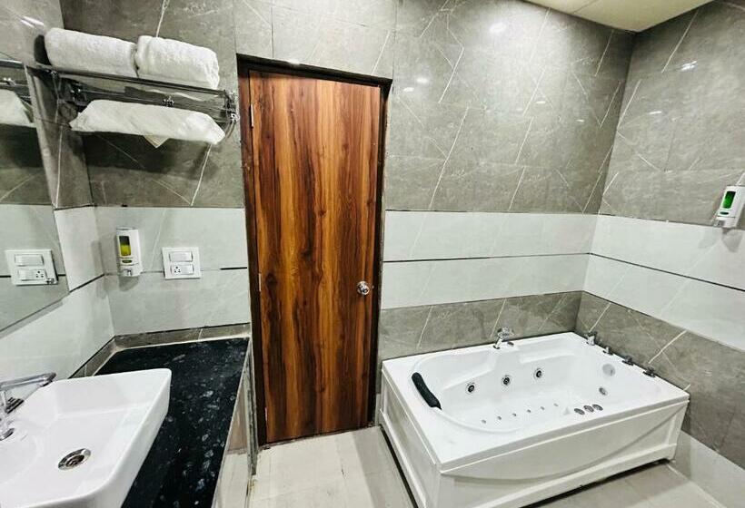 スイート（家族用）, Shree Jee