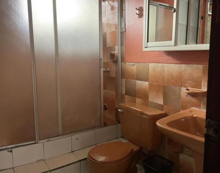 スタンダードトリプルルーム, Alojamientos Hostal Rest House