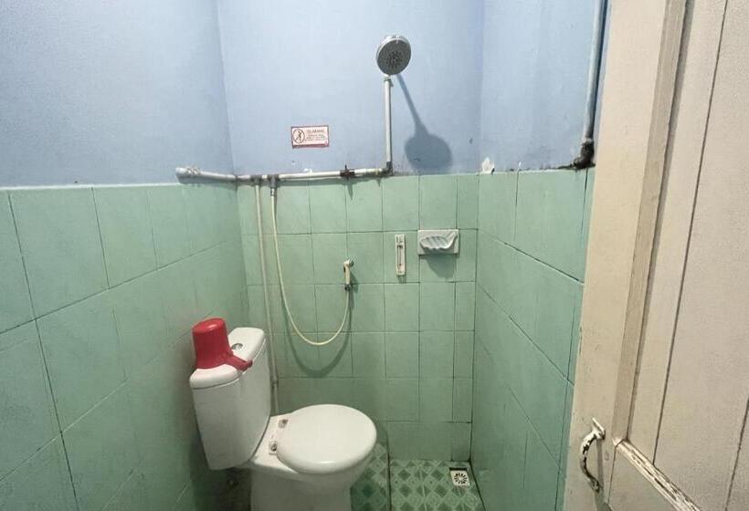 Номер Стандарт, Oyo 92041 Borneo