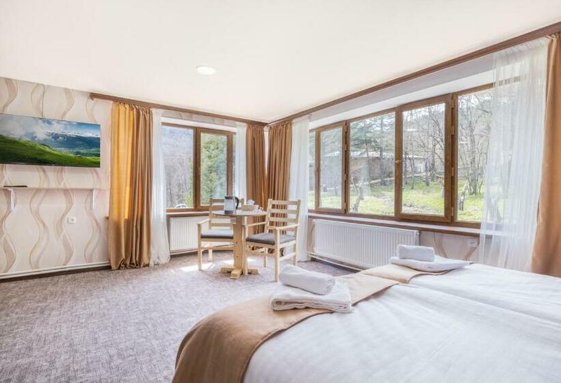 Семейный Номер, Kompozitor Hotel Dilijan