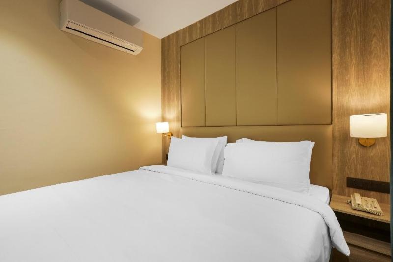 트리플 클래식 룸, Sunday Hotel Vadodara