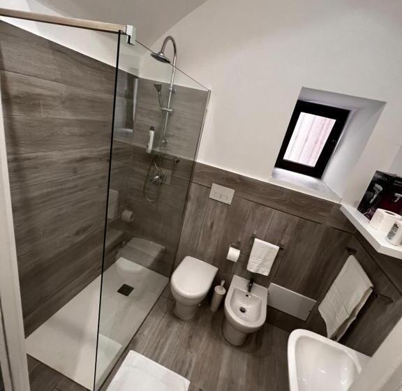 غرفة قياسية, Lb Home