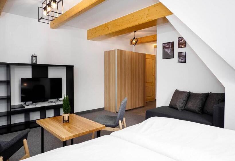 스탠다드 트리플 발코니 룸, Villa Taternik By Golden Apartments