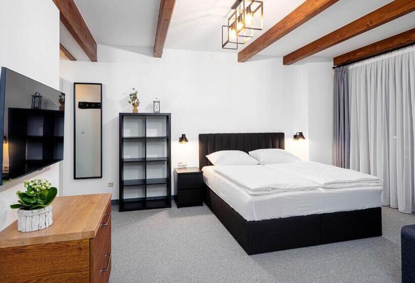 발코니가 있는 4인용 스탠다드 룸, Villa Taternik By Golden Apartments