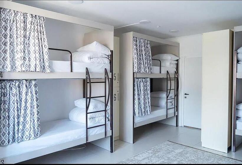 تختخواب در اتاق مشترک, Compass Hostel Sydykova