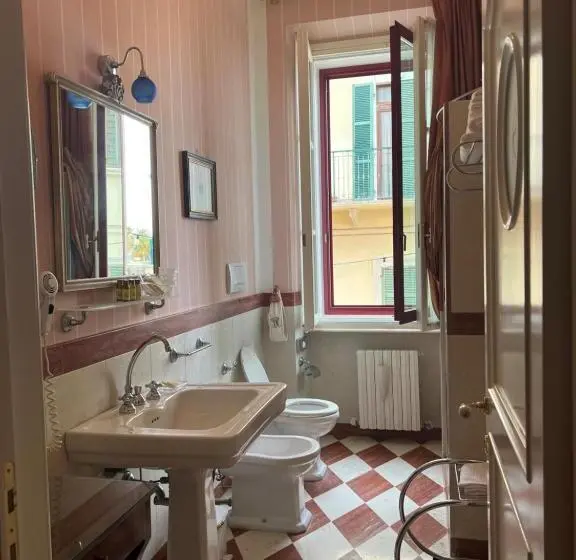 オーシャンビュースタンダードルームバルコニー付き, Dimora Villa Ricci