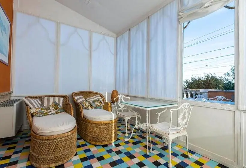 オーシャンビュースタンダードルームバルコニー付き, Dimora Villa Ricci