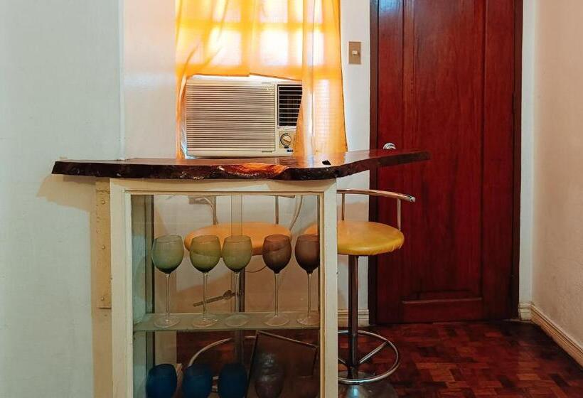 اتاق استاندارد سه نفره, Elinas And Restaurant