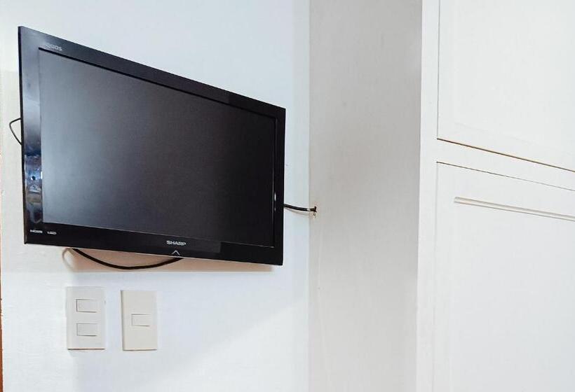 سوییت, Elinas And Restaurant