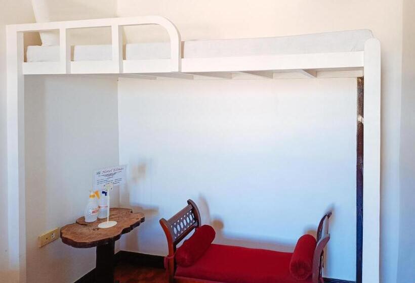 سوییت, Elinas And Restaurant