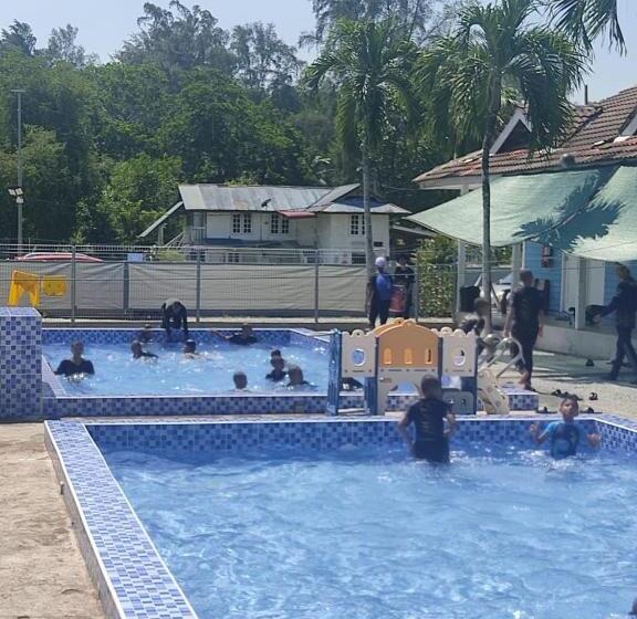 标准间带游泳池, Green Forest  Resort