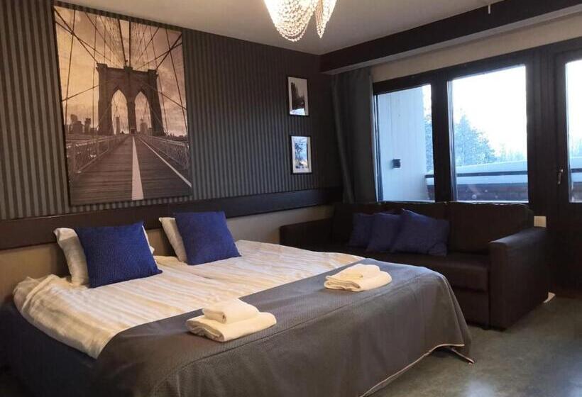 패밀리 룸, Li Leikari