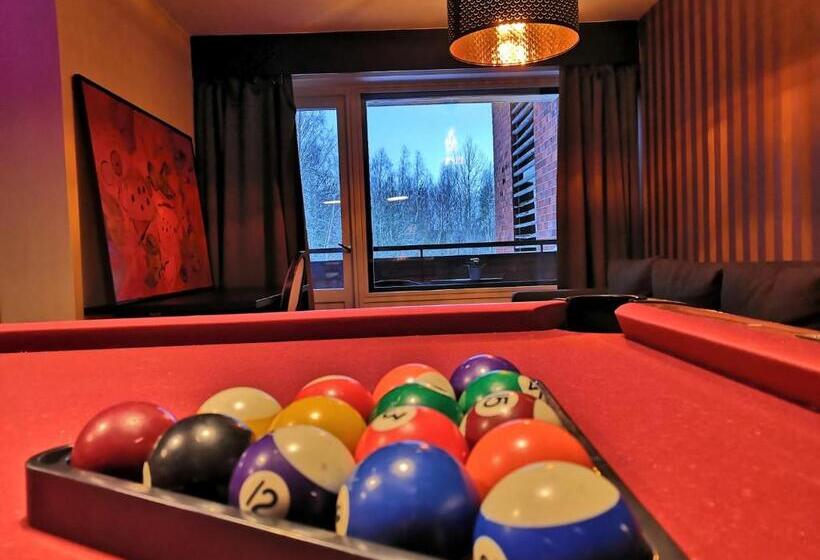 스위트, Li Leikari