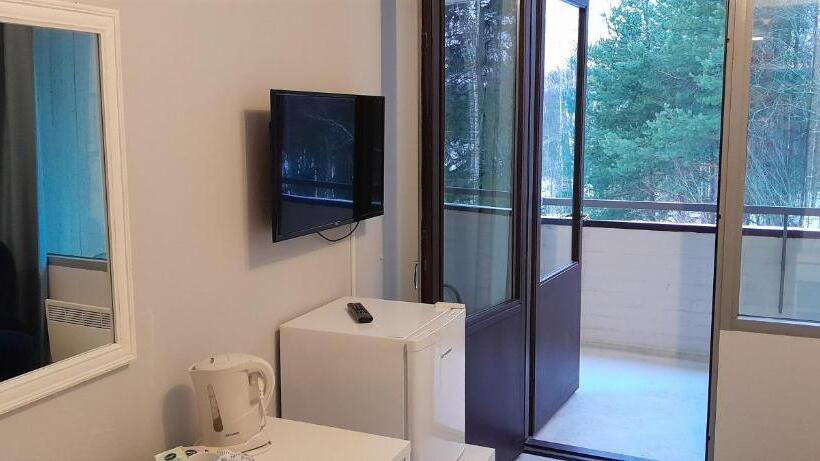 스탠다드 싱글 룸, Li Leikari