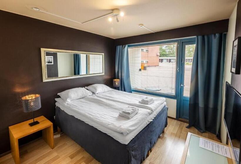 스탠다드 룸, Li Leikari