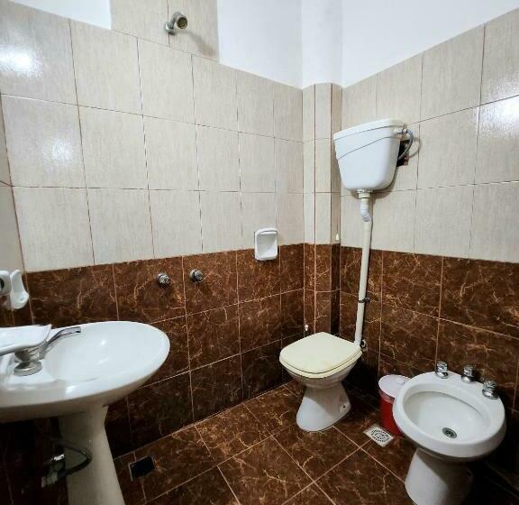 经济型三人房间, Los ángeles