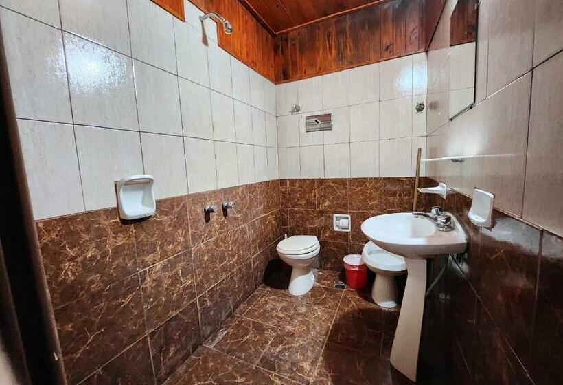 经济四人房间, Los ángeles