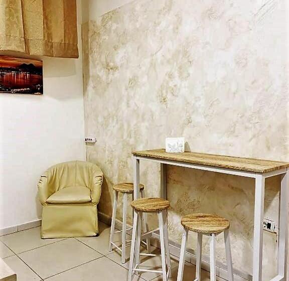 آپارتمان 2 خوابه, Home Regina Giovanna