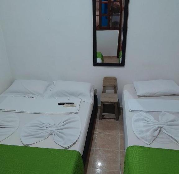 اتاق استاندارد سه تخته با سرویس بهداشتی مشترک, Hostal Villa Del Río Las Brisas