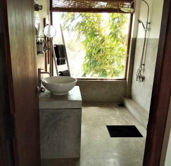 Standardrum Poolutsikt, Saffron Fields