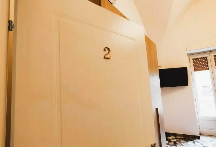 スタンダードルーム, Templari Suite B&b Mesagne