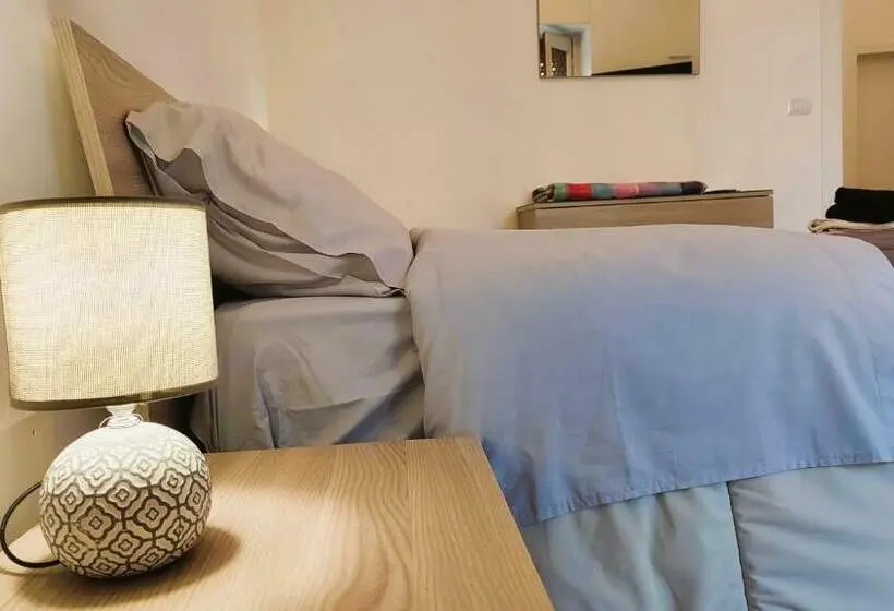 スタンダードルーム, Templari Suite B&b Mesagne
