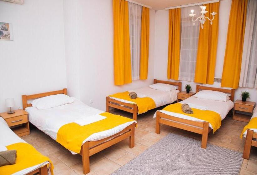 اتاق خانوادگی, Domaćinska Kuća Banja Luka