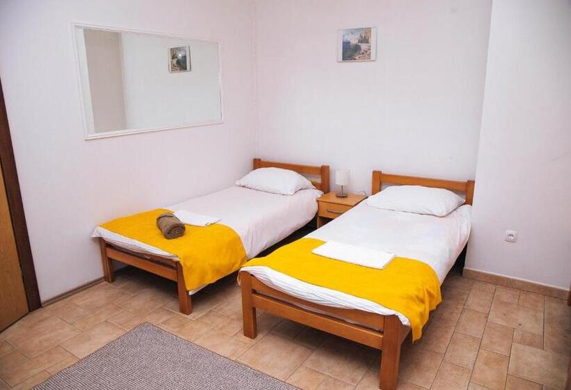 اتاق خانوادگی, Domaćinska Kuća Banja Luka