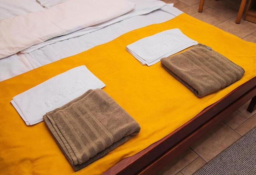 اتاق استاندارد سه نفره, Domaćinska Kuća Banja Luka