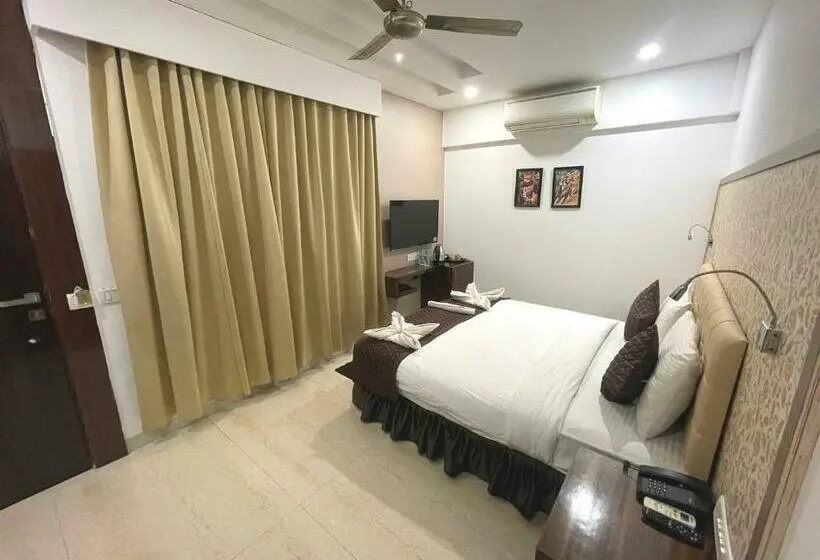 Quarto standart com varanda, Goa Continental Baga