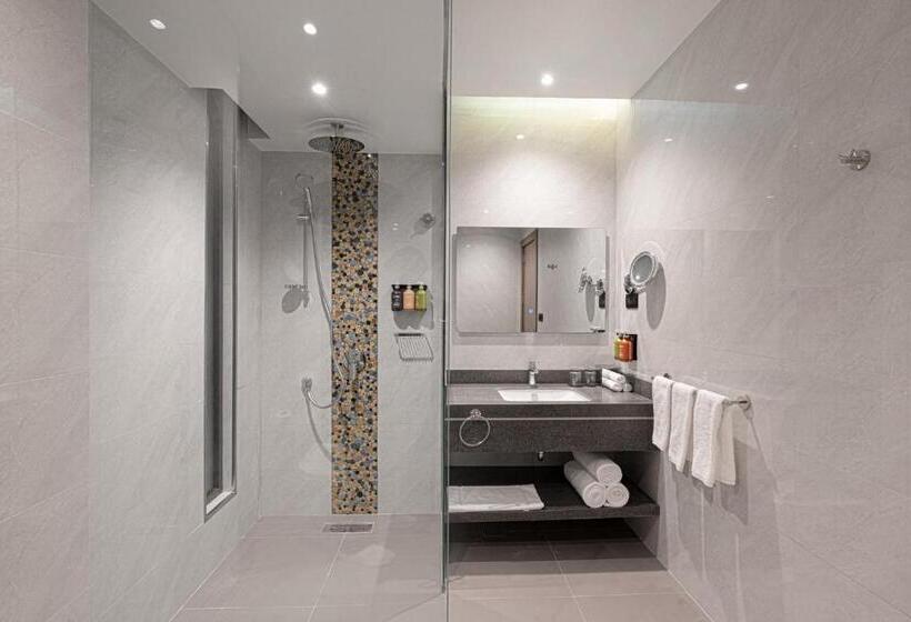 سوئیت با بالکن, Holiday Inn Riyadh The Business District, An Ihg