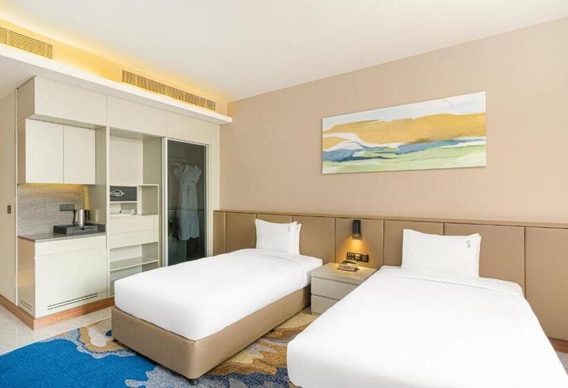 اتاق استاندارد با بالکن, Holiday Inn Riyadh The Business District, An Ihg