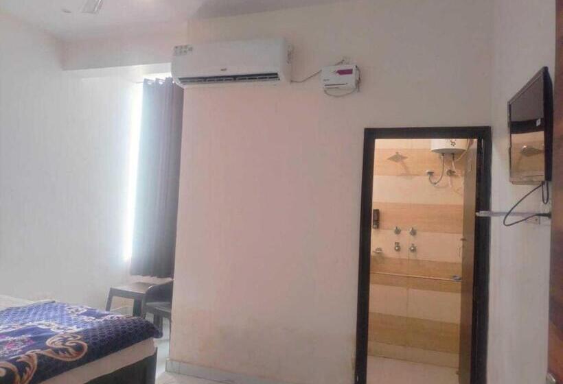 트리플 클래식 룸, Oyo 80463j Hotal Mannat Valley