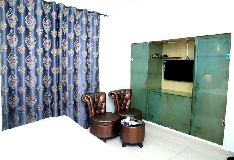 اتاق سوپریور با تخت بزرگ, Premier Inn Mall Lahore