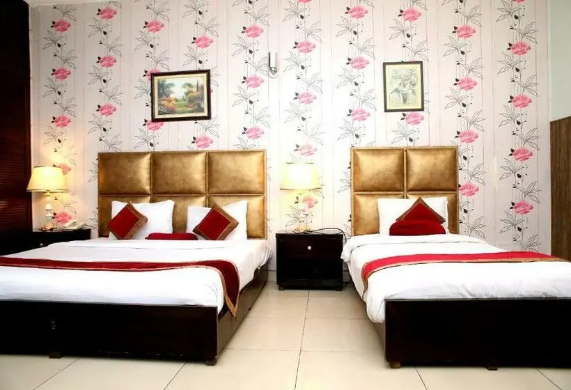 اتاق اجرایی سه نفره, Premier Inn Mall Lahore