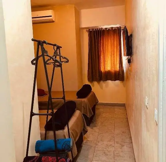 اتاق استاندارد یک نفره, Dar Ali