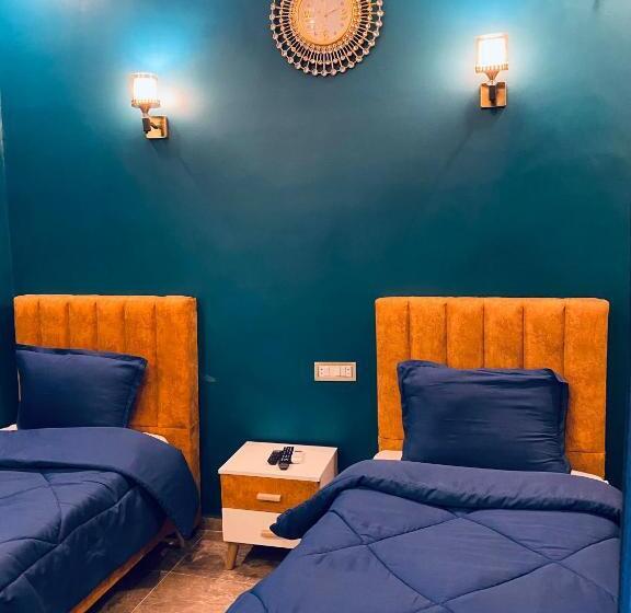 اتاق استاندارد یک نفره, Dar Ali