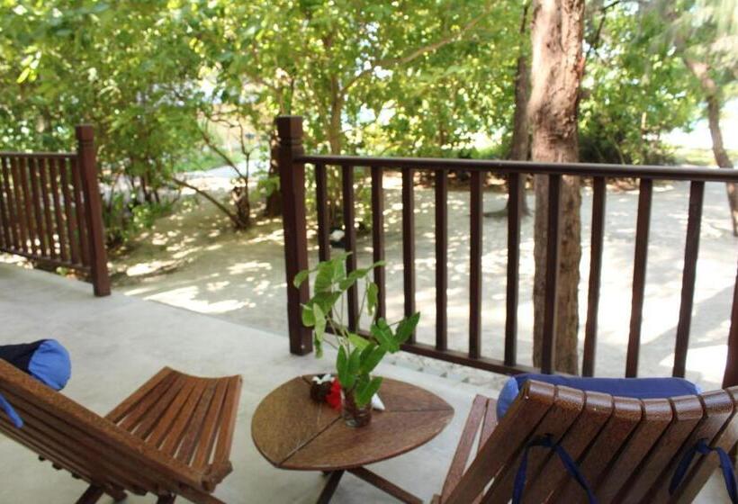 غرفة ديلوكس مطلّة علي البحر, Kivuli Beach Resort Paje