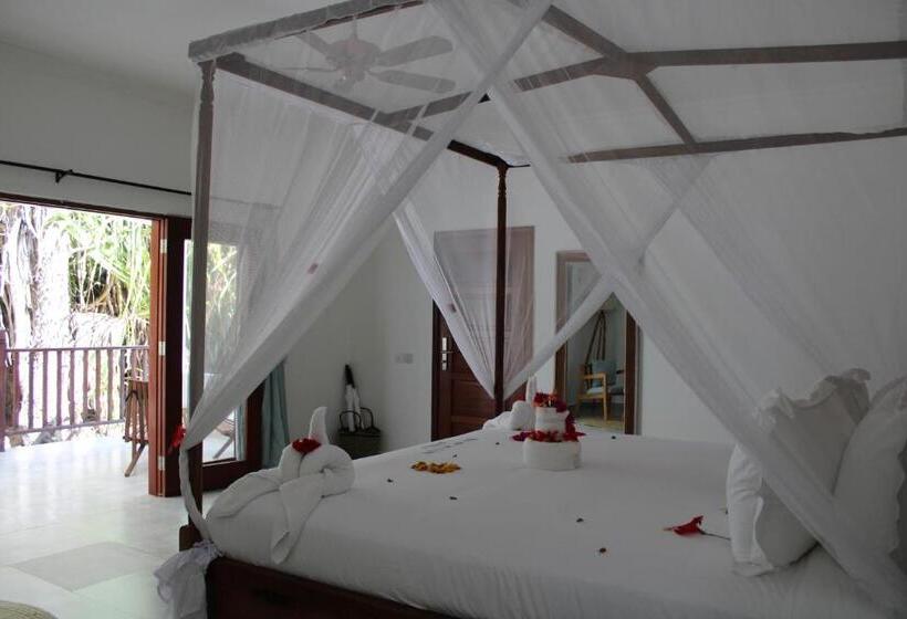 بنجلو قياسى مطلّ علي الحديقة, Kivuli Beach Resort Paje