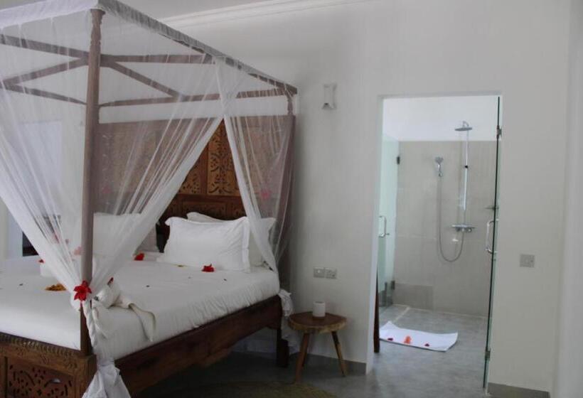 بنجلو قياسى مطلّ علي الحديقة, Kivuli Beach Resort Paje