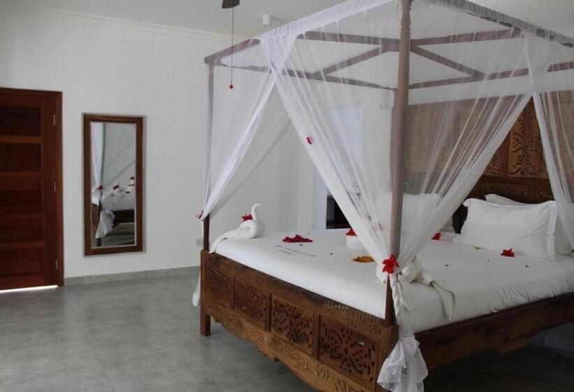 بنجلو قياسى مطلّ علي الحديقة, Kivuli Beach Resort Paje