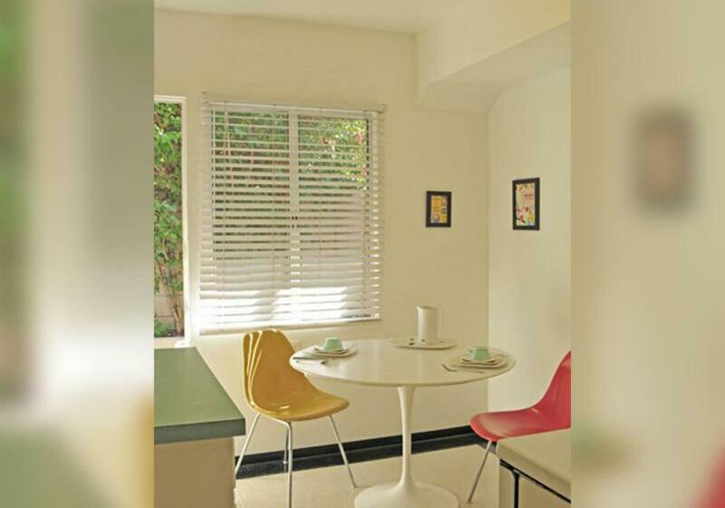 اتاق لوکس با تخت بزرگ, Orbit In 21 And Over