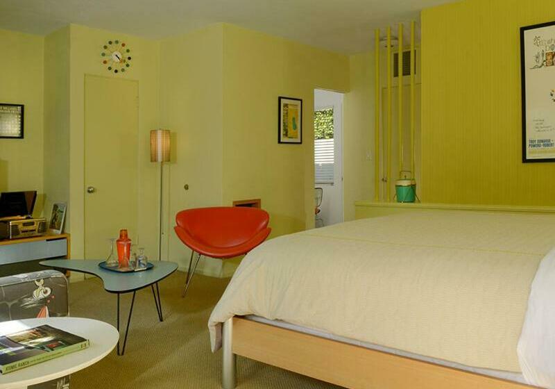 Chambre Standard Lit King Size, Orbit In  21 And Over