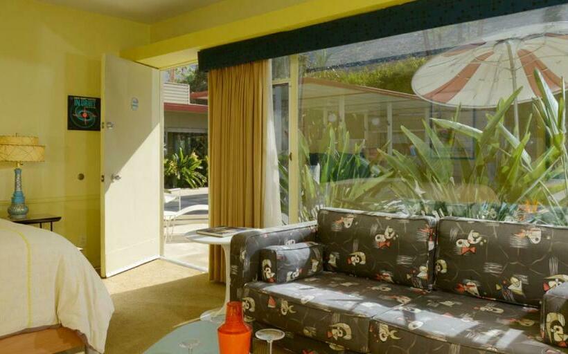 اتاق استاندارد با تخت بزرگ, Orbit In 21 And Over