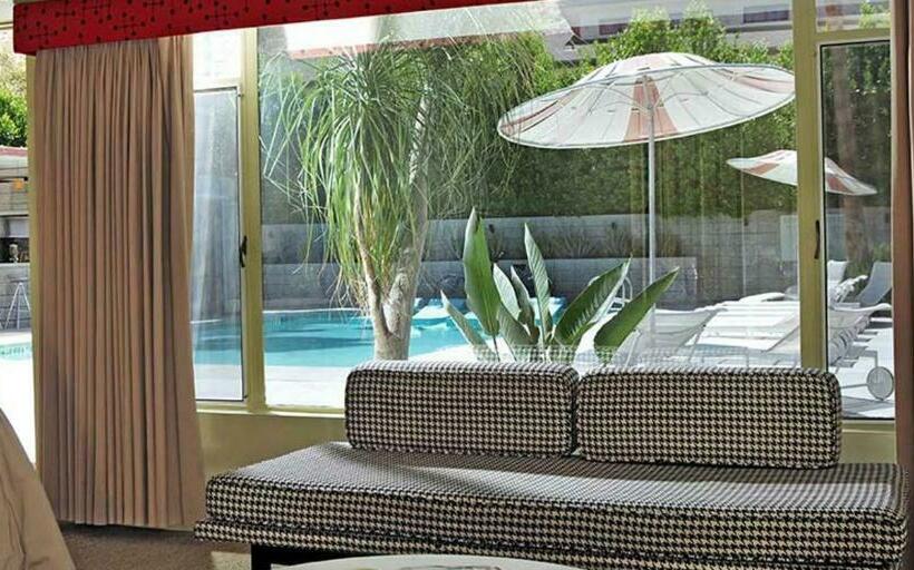 اتاق استاندارد با چشمانداز استخر, Orbit In 21 And Over