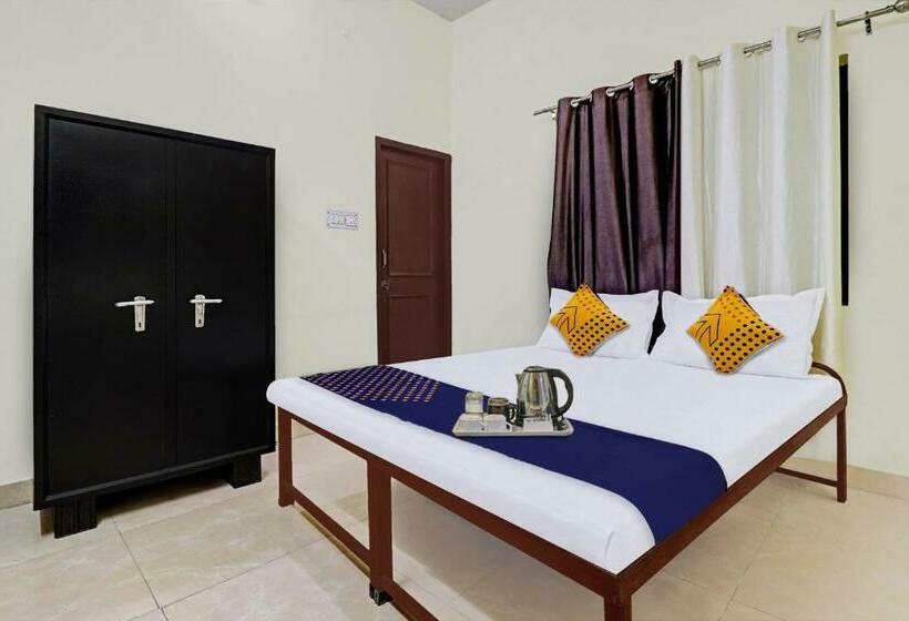 Трехместный Номер Классика, Spot On Ganga Pg And Home Stay